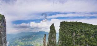 逃离破旧弃城