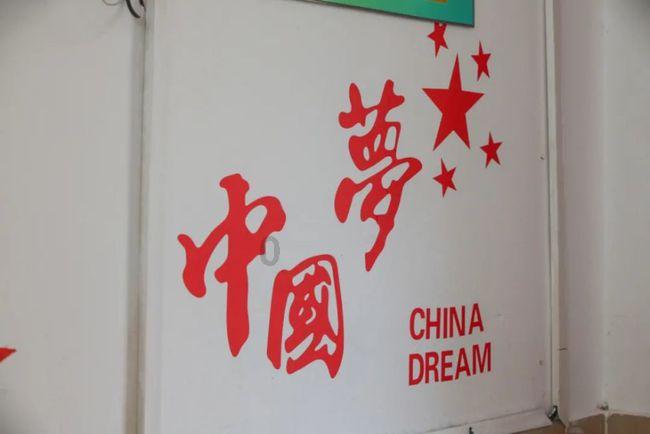 逃离霍比特人洞屋