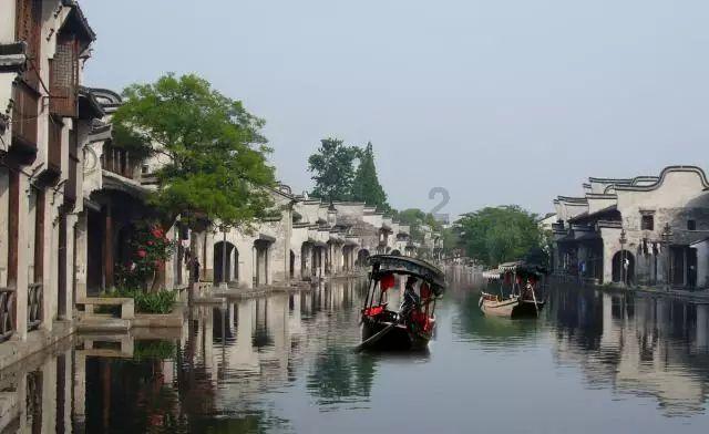 逐户敲门提醒 清理楼道杂物